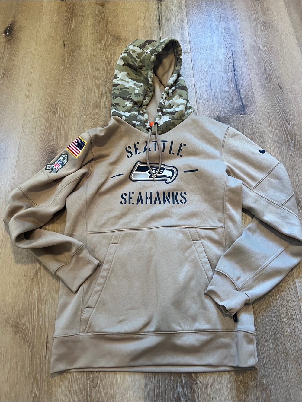 Nike Dri-Fit Small Men’s Tan Seattle Seahawks Camo Hooded Sweatshirt